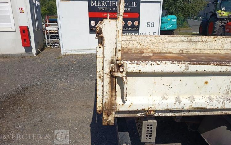 IVECO DAILY 35C15 DOUBLE CABINNE AVEC BENNE – DIESEL – 195969 KMS – ANNEE BLANC DL-260-NB