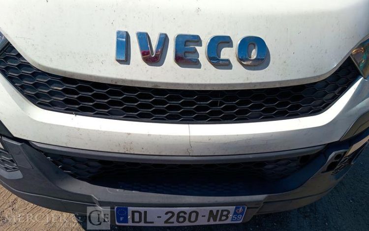 IVECO DAILY 35C15 DOUBLE CABINNE AVEC BENNE – DIESEL – 195969 KMS – ANNEE BLANC DL-260-NB