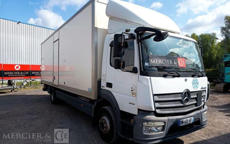 MERCEDES ATEGO AVEC HAYON  DM-421-GF