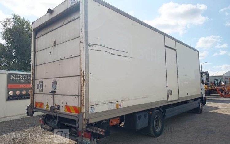 MERCEDES ATEGO AVEC HAYON  DM-421-GF