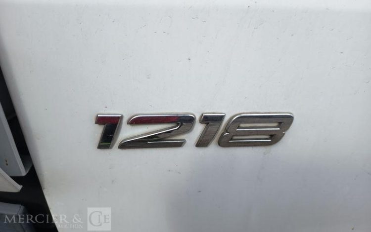 MERCEDES ATEGO AVEC HAYON  DM-421-GF