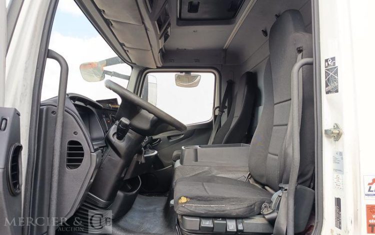 MERCEDES ATEGO AVEC HAYON  DM-421-GF