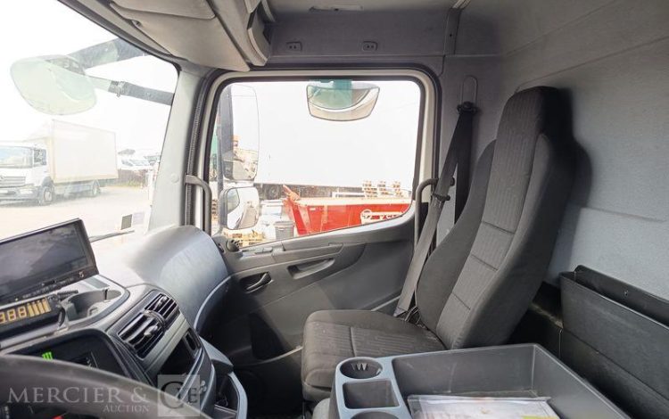 MERCEDES ATEGO AVEC HAYON  DM-421-GF