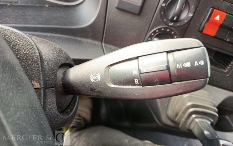 MERCEDES ATEGO AVEC HAYON  DM-421-GF