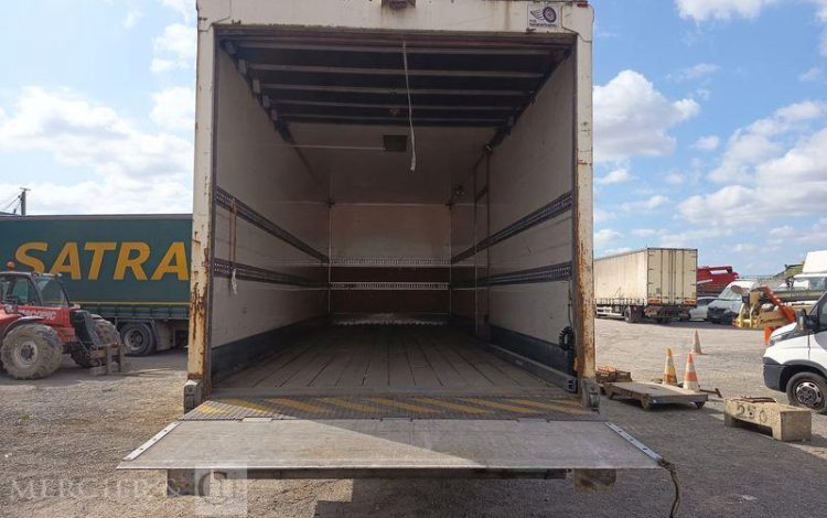 MERCEDES ATEGO AVEC HAYON  DM-421-GF