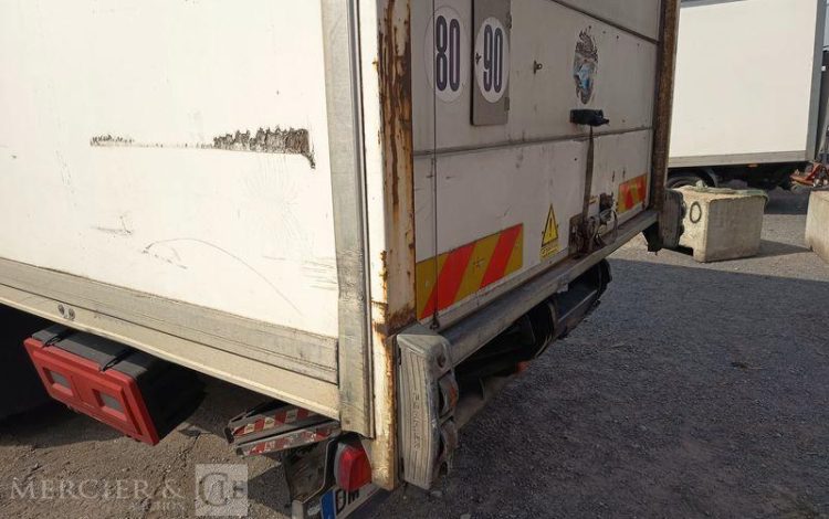 MERCEDES ATEGO AVEC HAYON  DM-421-GF