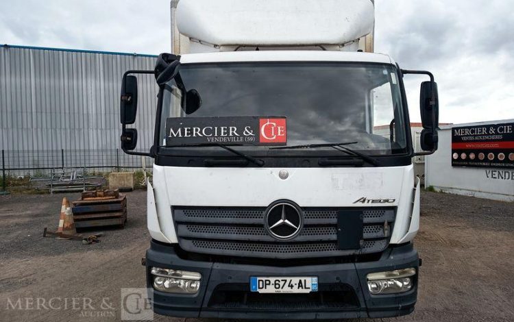 MERCEDES ATEGO AVEC HAYON  DP-674-AL