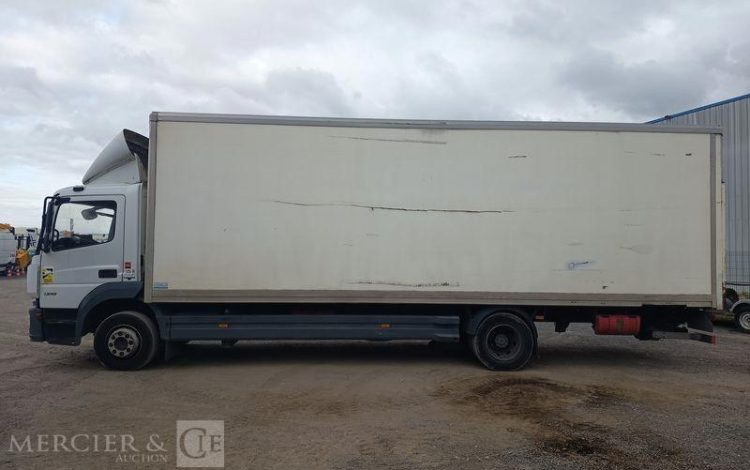 MERCEDES ATEGO AVEC HAYON  DP-674-AL