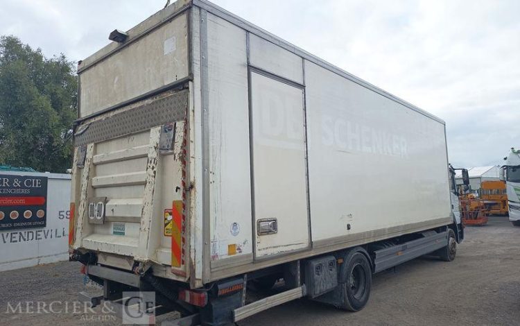 MERCEDES ATEGO AVEC HAYON  DP-674-AL