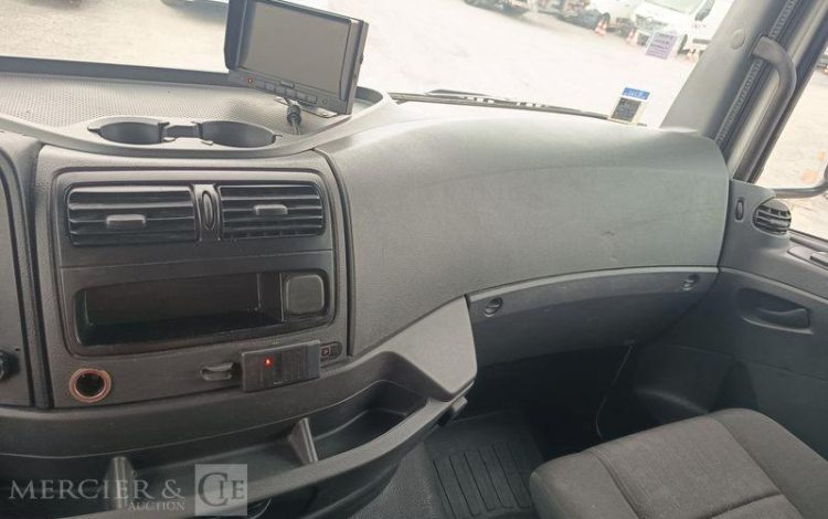 MERCEDES ATEGO AVEC HAYON  DP-674-AL