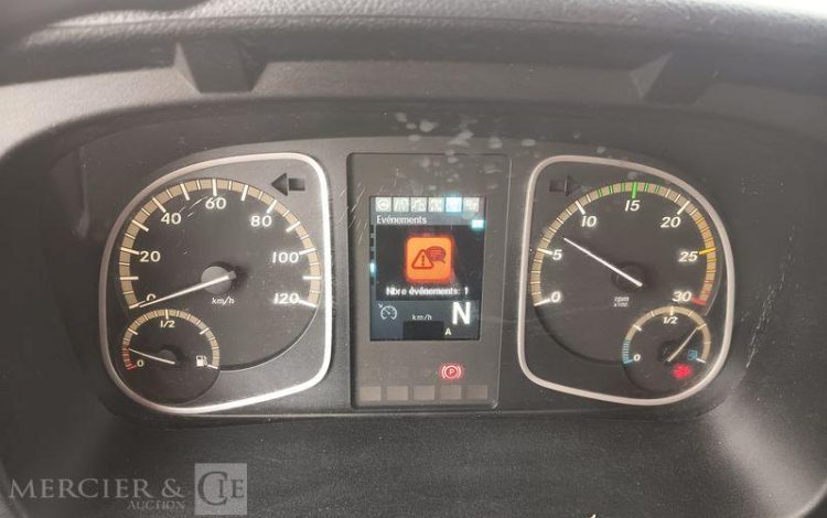 MERCEDES ATEGO AVEC HAYON  DP-674-AL