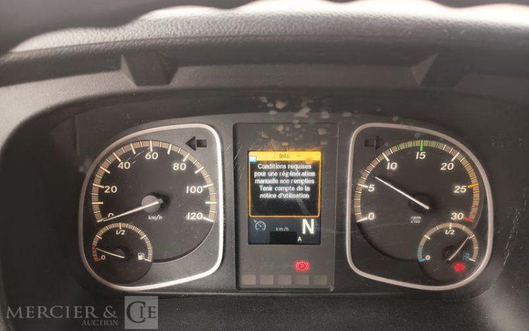 MERCEDES ATEGO AVEC HAYON  DP-674-AL