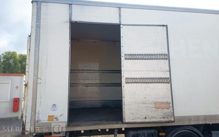 MERCEDES ATEGO AVEC HAYON  DP-674-AL