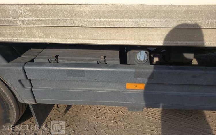 MERCEDES ATEGO AVEC HAYON  DP-674-AL