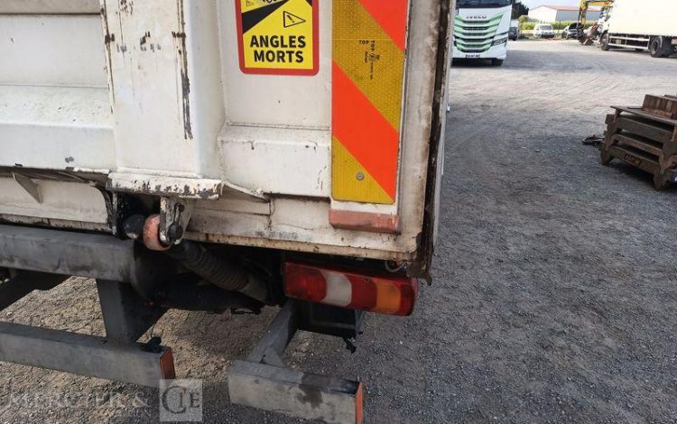 MERCEDES ATEGO AVEC HAYON  DP-674-AL