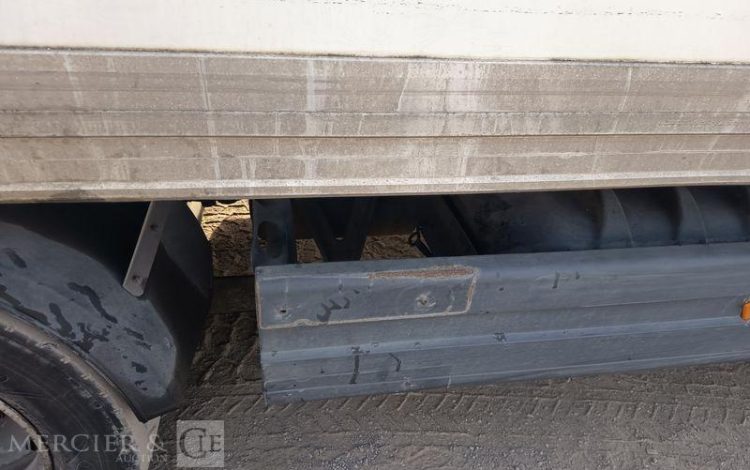 MERCEDES ATEGO AVEC HAYON  DP-674-AL