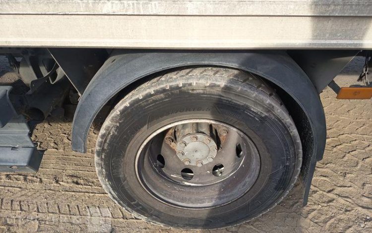 MERCEDES ATEGO AVEC HAYON  DP-674-AL