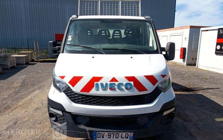 IVECO DAILY 35C13 BENNE DOUBLE CABINE – DIESEL – 91792 KMS – ANNEE 2015 BLANC DV-970-LQ