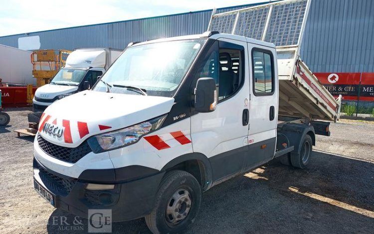 IVECO DAILY 35C13 BENNE DOUBLE CABINE – DIESEL – 91792 KMS – ANNEE 2015 BLANC DV-970-LQ