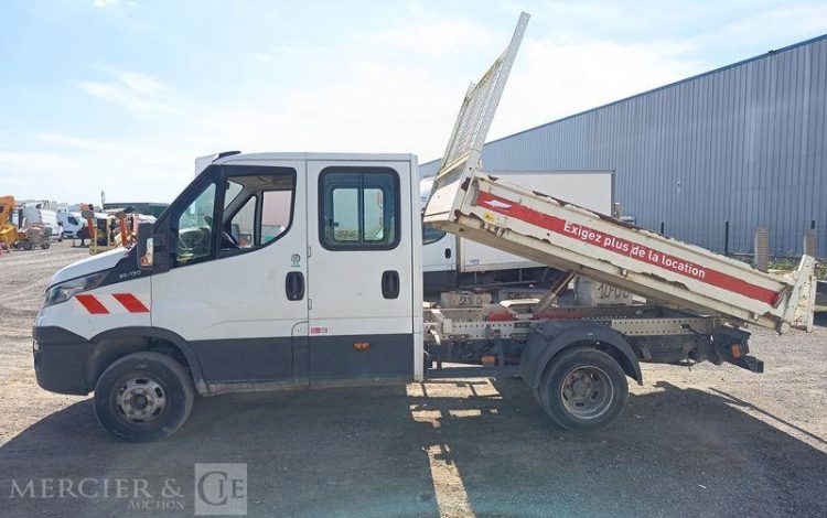 IVECO DAILY 35C13 BENNE DOUBLE CABINE – DIESEL – 91792 KMS – ANNEE 2015 BLANC DV-970-LQ