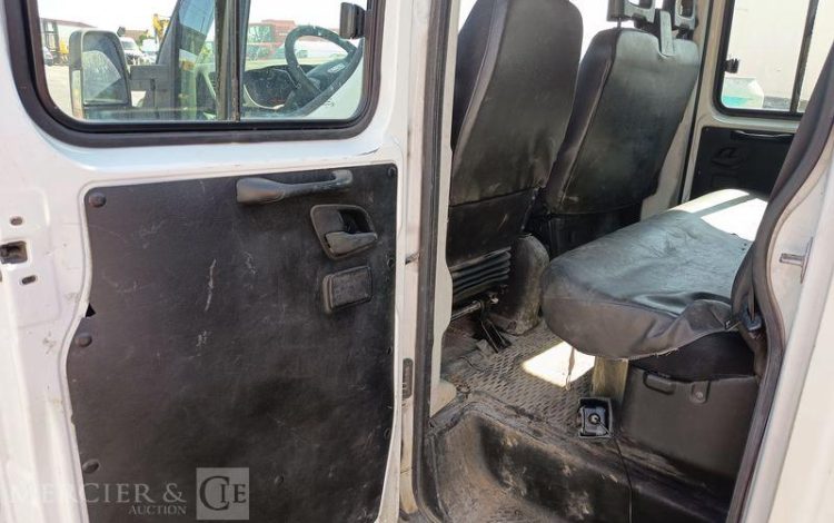 IVECO DAILY 35C13 BENNE DOUBLE CABINE – DIESEL – 91792 KMS – ANNEE 2015 BLANC DV-970-LQ