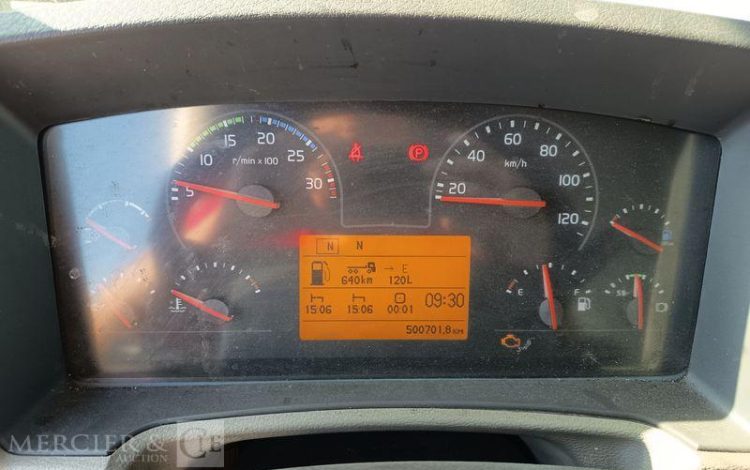 VOLVO FL 250 AVEC HAYON BLANC DX-471-NY