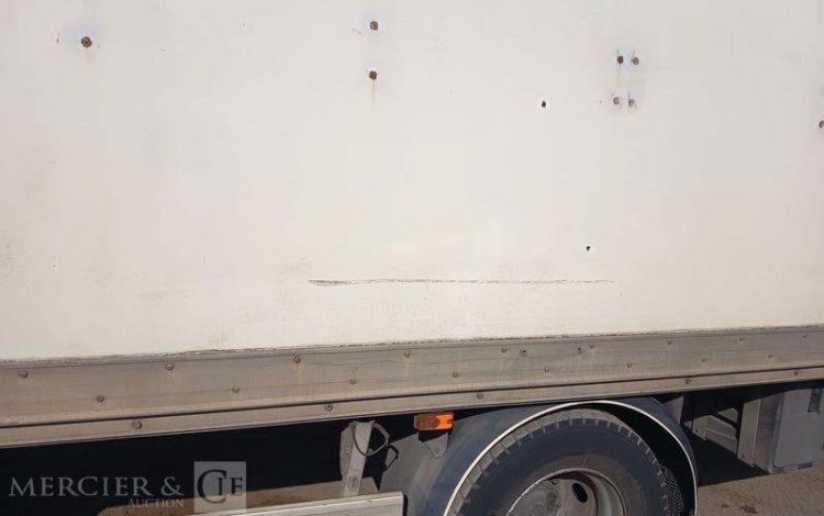 VOLVO FL 250 AVEC HAYON BLANC DX-471-NY