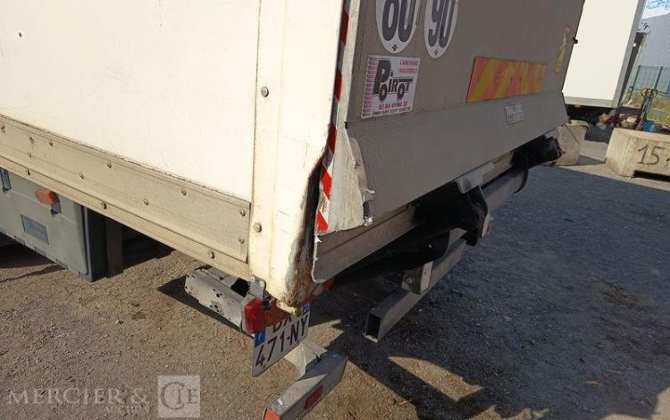 VOLVO FL 250 AVEC HAYON BLANC DX-471-NY