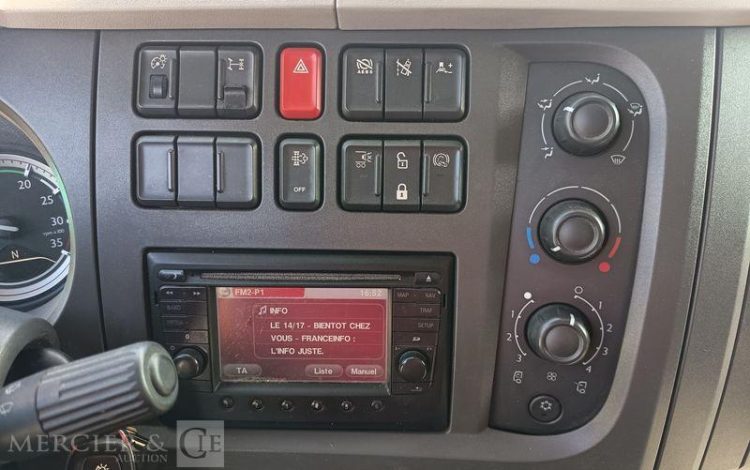 DAF LF BLANC EF-081-HL