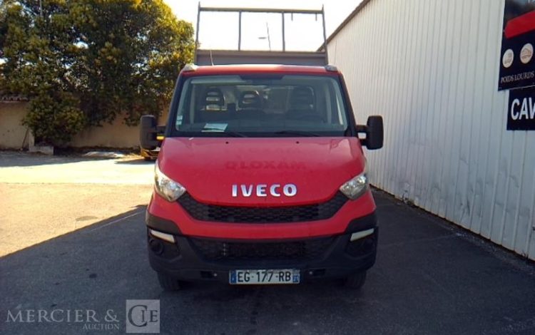 IVECO 35-130 BENNE SIMPLE CABINE COFFRE ROUGE EG-177-RB