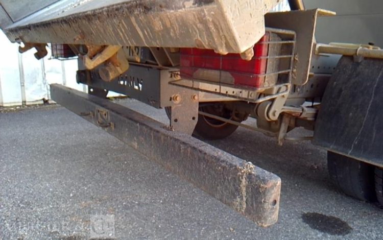 IVECO 35-130 BENNE SIMPLE CABINE COFFRE ROUGE EG-177-RB