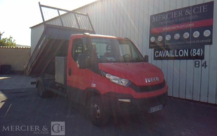 IVECO 35-130 BENNE SIMPLE CABINE COFFRE ROUGE EG-177-RB