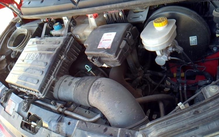IVECO 35-130 BENNE SIMPLE CABINE COFFRE ROUGE EG-177-RB