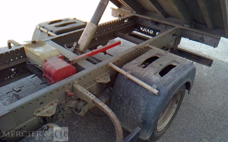 IVECO 35-130 BENNE SIMPLE CABINE COFFRE ROUGE EG-177-RB