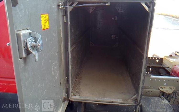 IVECO 35-130 BENNE SIMPLE CABINE COFFRE ROUGE EG-177-RB