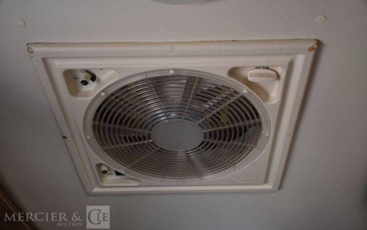 PLA CAMPING CAR PROFILE MISTER 550 2.0 HDI 150ch BLANC EK-481-AN