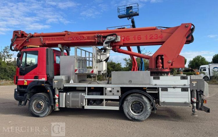 IVECO TRAKKER 360 ES ELEVATEUR A NACELLE MJ375 38M  – DIESEL – 118135 KMS – ANNEE 2017 ROUGE EL-501-NF
