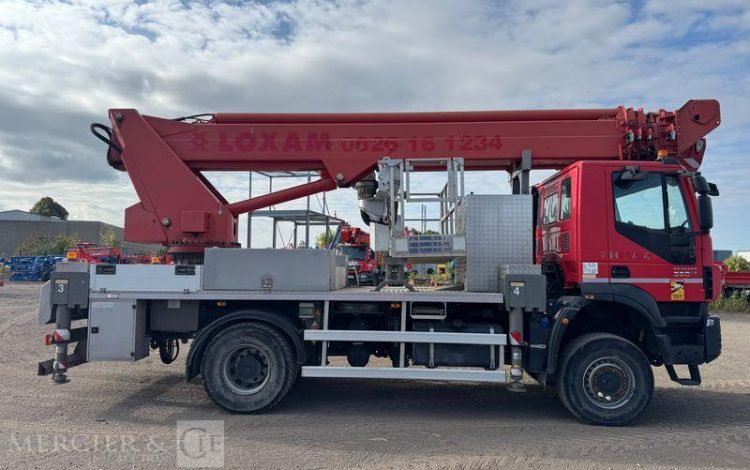 IVECO TRAKKER 360 ES ELEVATEUR A NACELLE MJ375 38M  – DIESEL – 118135 KMS – ANNEE 2017 ROUGE EL-501-NF