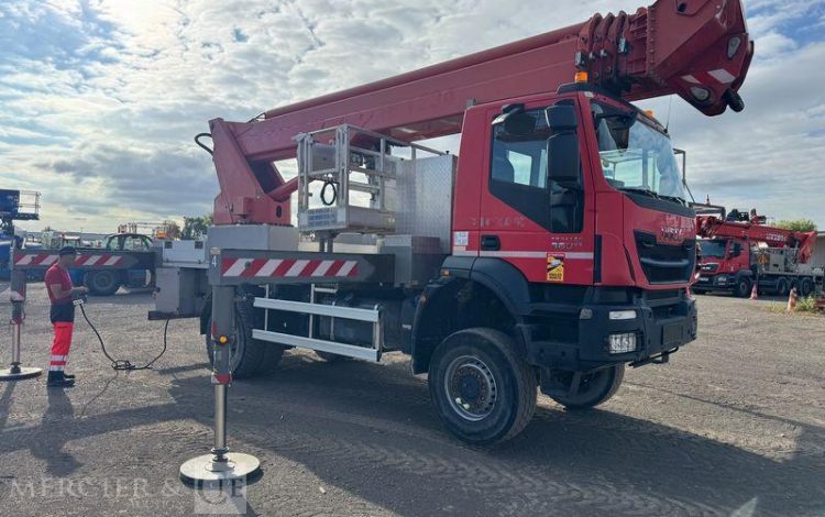 IVECO TRAKKER 360 ES ELEVATEUR A NACELLE MJ375 38M  – DIESEL – 118135 KMS – ANNEE 2017 ROUGE EL-501-NF