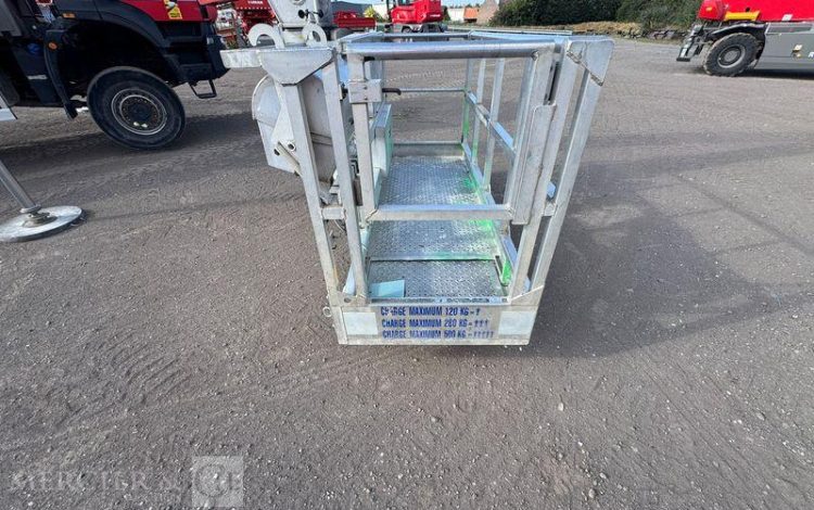 IVECO TRAKKER 360 ES ELEVATEUR A NACELLE MJ375 38M  – DIESEL – 118135 KMS – ANNEE 2017 ROUGE EL-501-NF