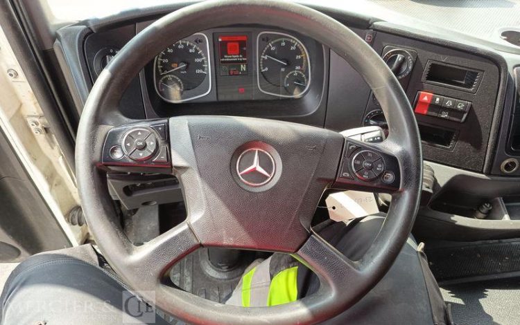 MERCEDES ATEGO 1224 AVEC HAYON DIESEL – PTAC : 11,99 TONNES – 707398 KMS – ANNEE 2017 BLANC EM-617-EZ