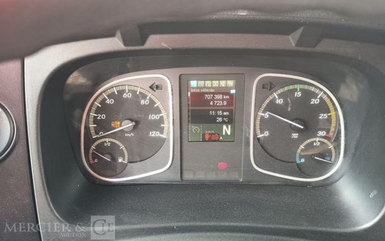 MERCEDES ATEGO 1224 AVEC HAYON DIESEL – PTAC : 11,99 TONNES – 707398 KMS – ANNEE 2017 BLANC EM-617-EZ