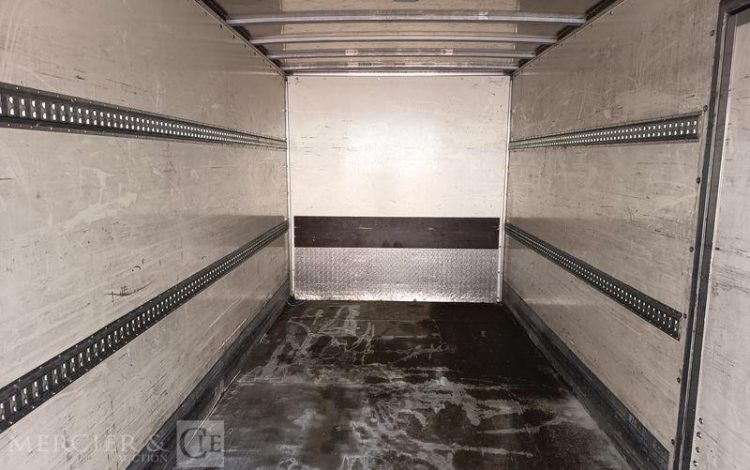 MERCEDES ATEGO 1224 AVEC HAYON DIESEL – PTAC : 11,99 TONNES – 707398 KMS – ANNEE 2017 BLANC EM-617-EZ