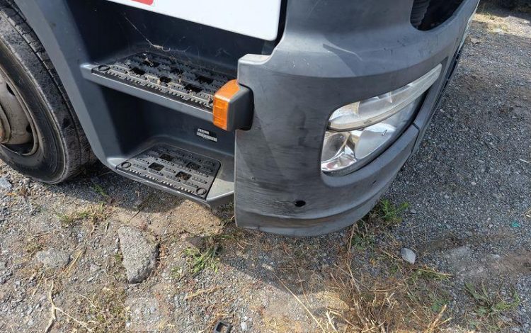 MERCEDES ATEGO 1224 AVEC HAYON DIESEL – PTAC : 11,99 TONNES – 707398 KMS – ANNEE 2017 BLANC EM-617-EZ
