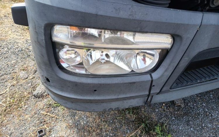 MERCEDES ATEGO 1224 AVEC HAYON DIESEL – PTAC : 11,99 TONNES – 707398 KMS – ANNEE 2017 BLANC EM-617-EZ