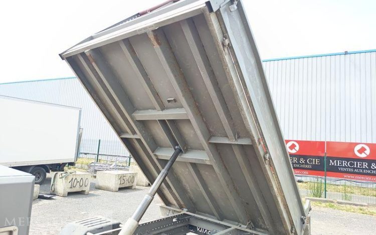 IVECO 35C12 BENNE SIMPLE CABINE COFFRE  EN-464-NF