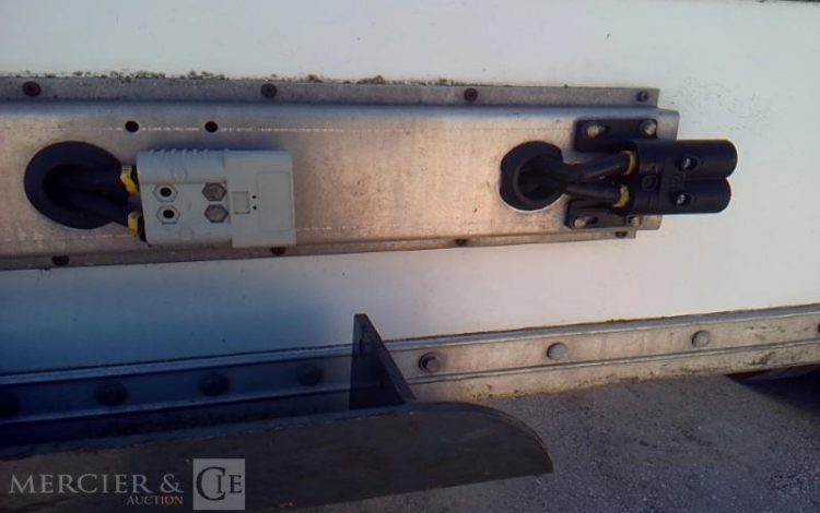 FRUEHAUF SEMI REMORQUE HAYON 3 ESSIEUX – PTAC 38T  ES-447-ED