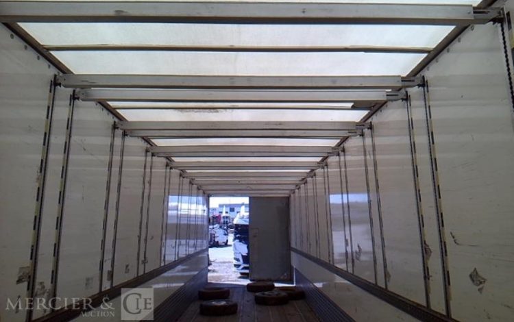 FRUEHAUF SEMI REMORQUE HAYON 3 ESSIEUX – PTAC 38T  ES-447-ED