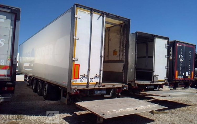 FRUEHAUF SEMI REMORQUE HAYON 3 ESSIEUX – PTAC 38T  ES-447-ED