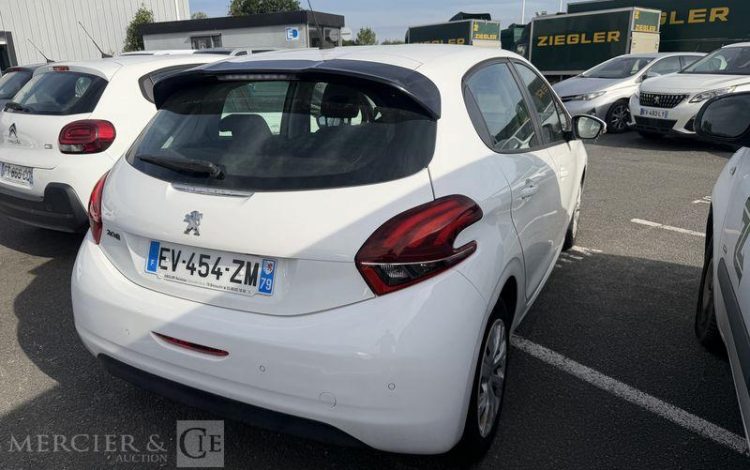 PEUGEOT 208 I PH2 1,6 BLUEHDI 99CH S&S 5P  EV-454-ZM